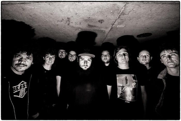 Broken Brass slaat nieuwe weg in met zanger als frontman en released nieuwe EP