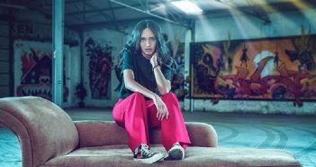 Dina brengt remixes van ‘Savage’ uit Dina