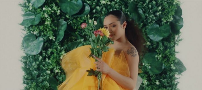 Sarita Lorena brengt zomers nieuw nummer uit: ‘Sem Tu’ Sarita