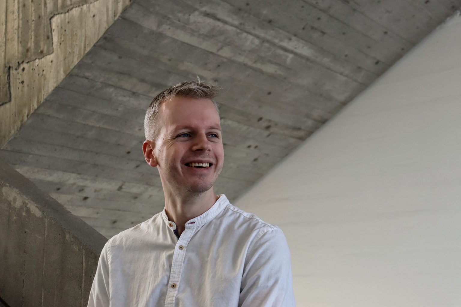 Snorri Hallgrímsson, de kustlijn waar beeld en geluid samenvloeien Snorri Hallgrímsson