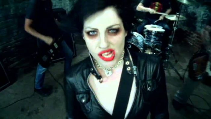 Extra show van The Distillers in de Melkweg The Distillers