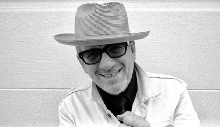 Elvis Costello kondigt ‘Hey Clockface’ aan met nieuwe single Elvis Costello