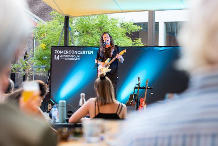 Lucas Hamming past zich solo aan in de nieuwe DOMUSDELA