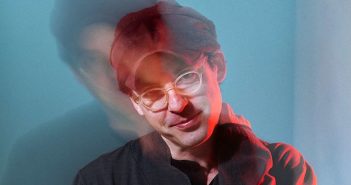 Clap Your Hands Say Yeah (CYHSY) durft zichzelf bloot te stellen op ‘New Fragility’ Clap Your Hands Say Yeah