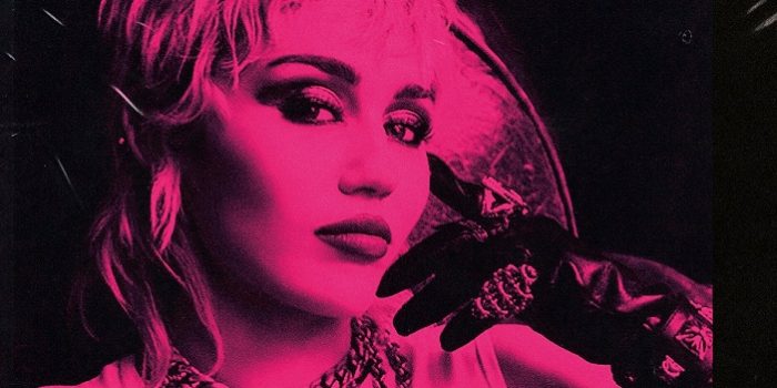 Miley Cyrus kondigt nieuw album aan: ‘Plastic Hearts’ Miley Cyrus