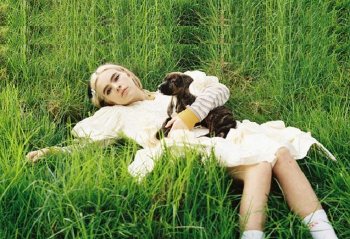 BENEE werkt op ‘Plain’ samen met Lilly Allen en Flo Milli BENEE