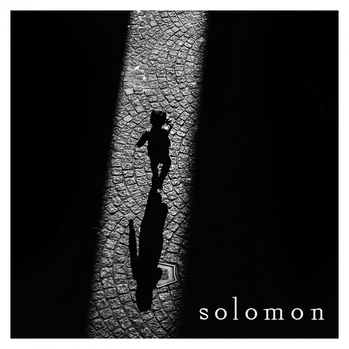 Met ‘All These Lights’ maakt Solomon debuut-EP compleet