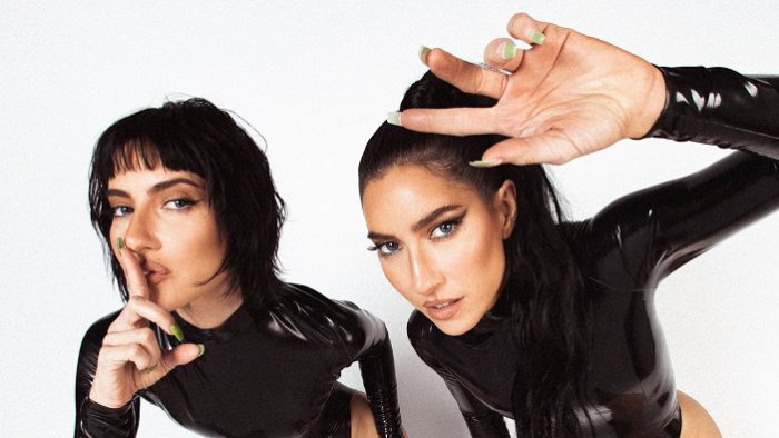 The Veronicas brengen eerste deel van twee albums uit The Veronicas
