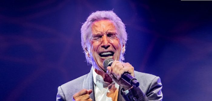 Will Tura ontvangt staande ovatie na succesvolle première