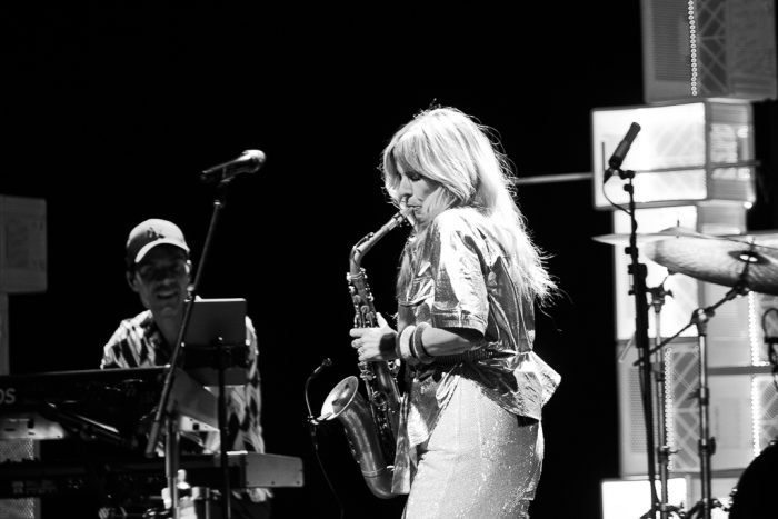 Welbespraakte Dulfer overtuigd in de Effenaar Candy Dulfer