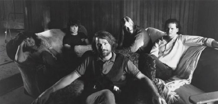 The Tragically Hip blikken terug op dertig jaar ‘Road Apples’