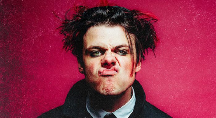 YUNGBLUD kondigt derde album aan met opmerkelijke tatoeage