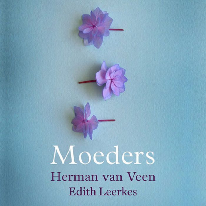 Herman van Veen brengt lofzang op de oorsprong met ‘Moeders’