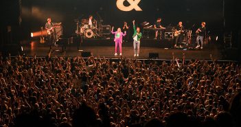 Suzan en Freek maken uitgesteld concert extra goed in 013