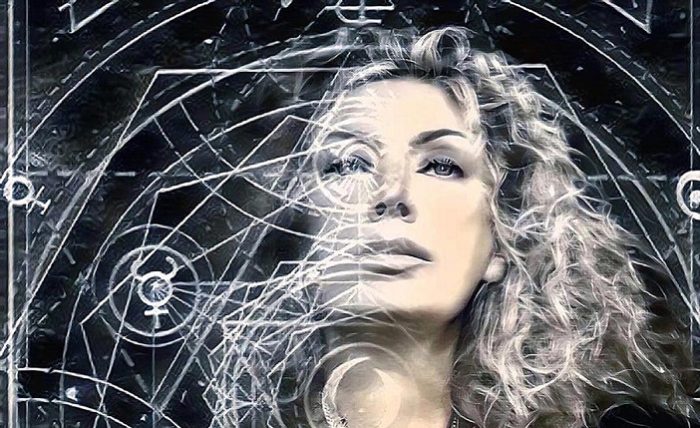 Eva Carboni – Smoke And Mirrors