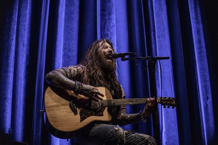 John Corabi was zowel passioneel als ondeugend in De Bosuil