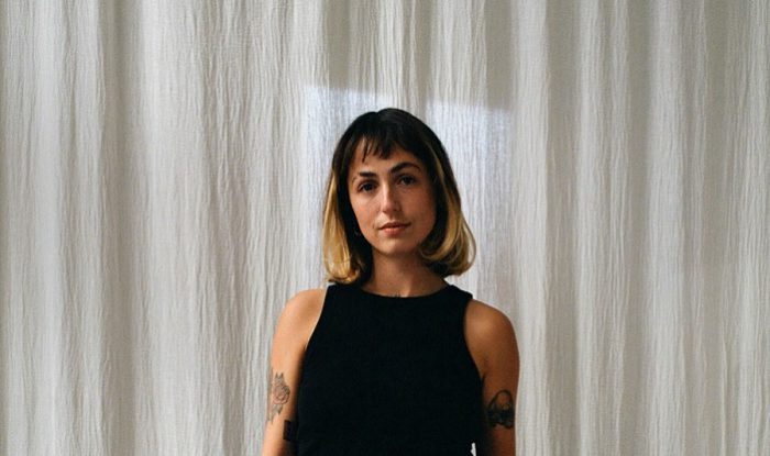 Sophie Straat releaset ‘Smartlap Is Niet Dood’: “Ik wil de nieuwe Zangeres Zonder Naam zijn”