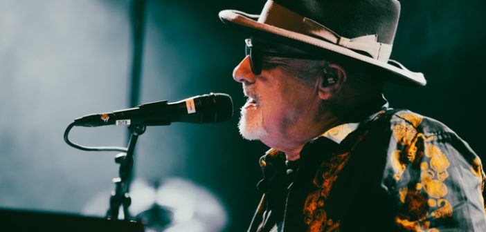Paul Carrack deed zijn gouden stem eer aan in de Bosuil