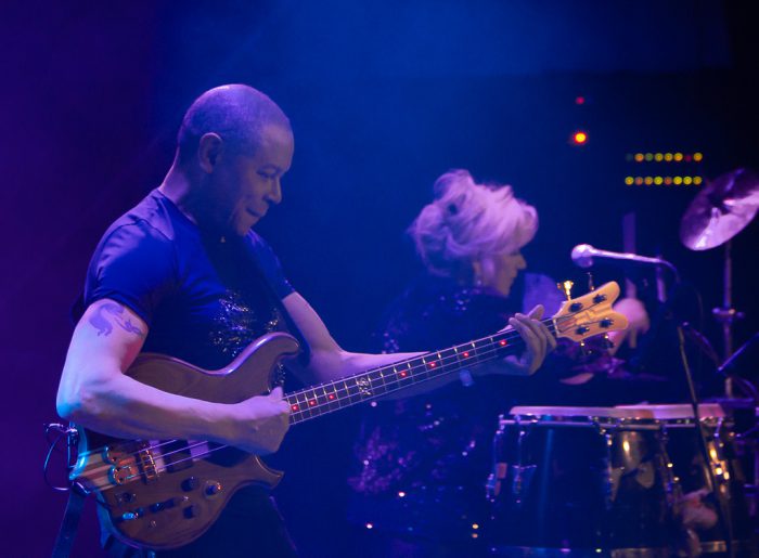 Shakatak vol overgave in drukke ECI cultuurfabriek