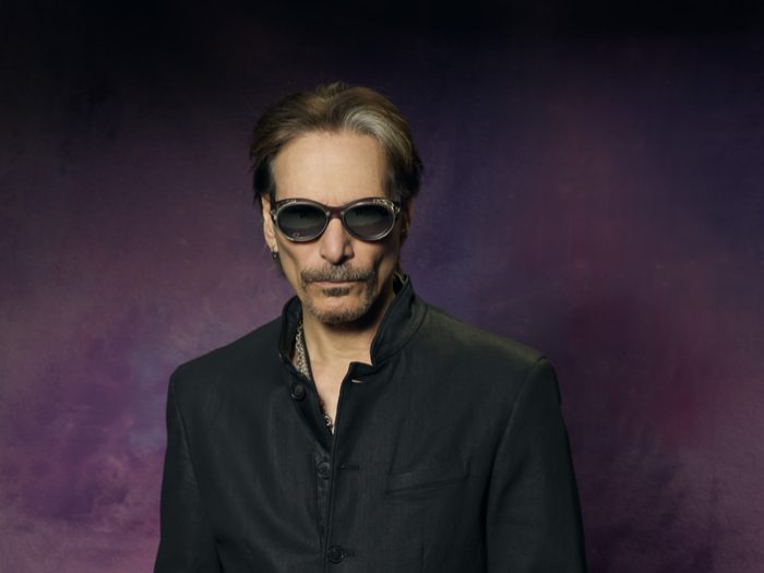 Steve Vai eert overleden vriend ‘Gash’ met postuum album