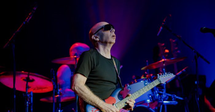 Joe Satriani in De Roma: Intens en geweldig