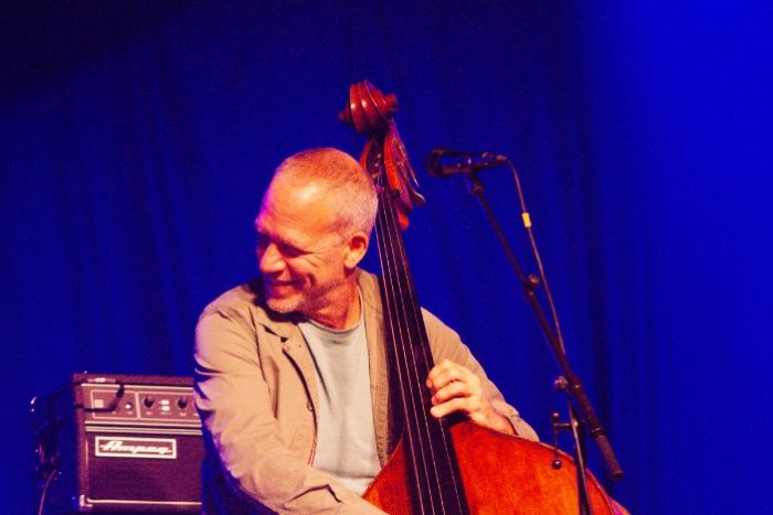 Avishai Cohen & Banda Iroko schitteren in OLT Rivierenhof