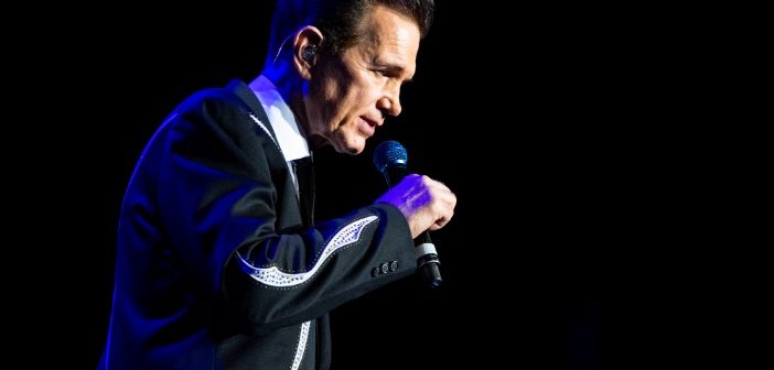 Chris Isaak gemoedelijk en vertrouwd in 013