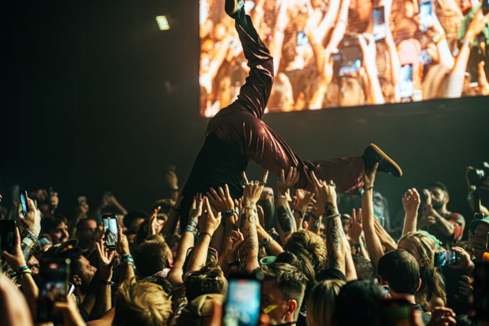 Frank Carter maakt de hooggespannen verwachtingen meer dan waar met een show waar de vonken van afspatten.