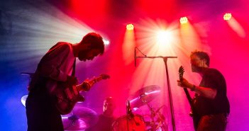 Black Box Revelation speelt stevige set in Maastricht
