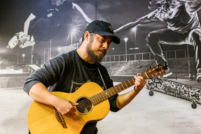 Intiem Huiskamerconcert Remi Tjon Ajong (Green Lizard) bij Skatepark “The Promise” in Heerlen