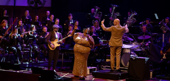 Shirma Rouse eert Aretha Franklin met verve