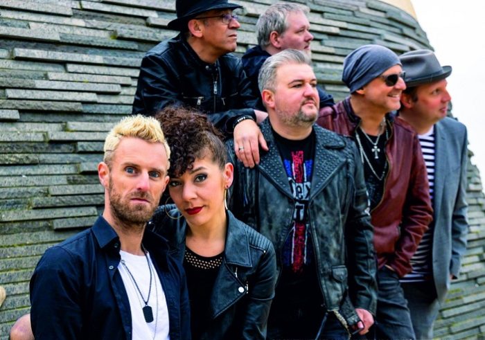 Roxette-tributeband in Rock-Fabrik, Übach-Palenberg op 17 november 2023