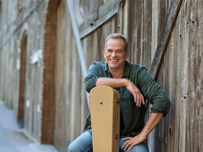 Garou raakt het hart van zijn publiek in Luik