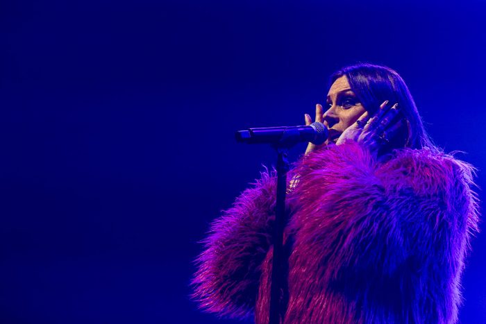 Een magische terugkeer: Floor Jansen betovert AFAS Live met moederlijke metal