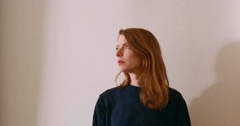 Aure schetst met de EP ‘A Few Notes’ haar eigen muzikale wereld