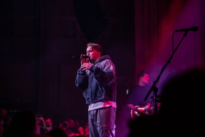 Snelle’s meeslepende optreden in Luxor Live