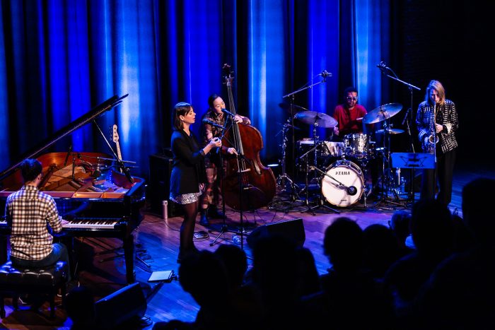 Linda May Han Oh geeft uitmuntend ‘hoorcollege’ in De Doelen