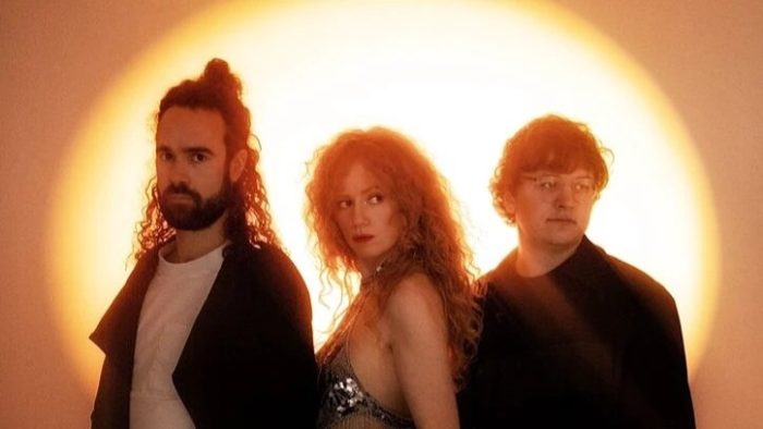 Fortress dropt nieuwe single ’Holding On’