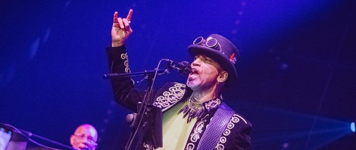 B. B. & Q. Band bracht magie naar de P60