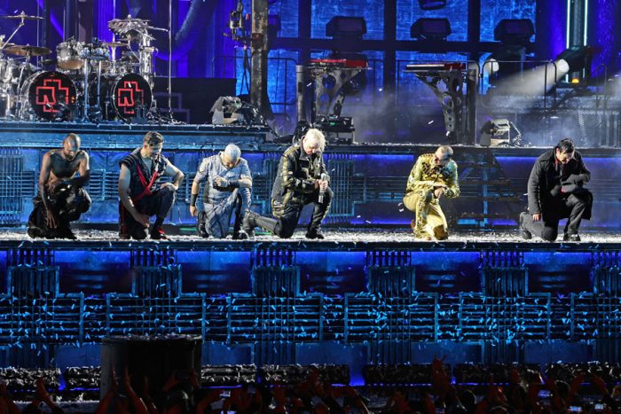 Rammstein: regen kan vuur niet doven