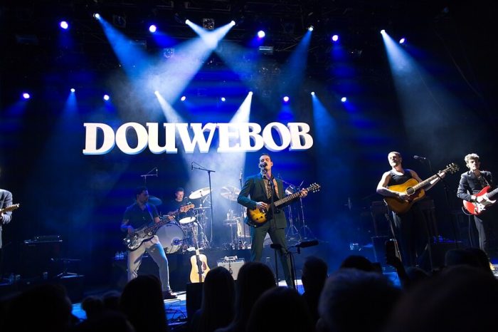 Douwe Bob zet de Effenaar in vuur en vlam