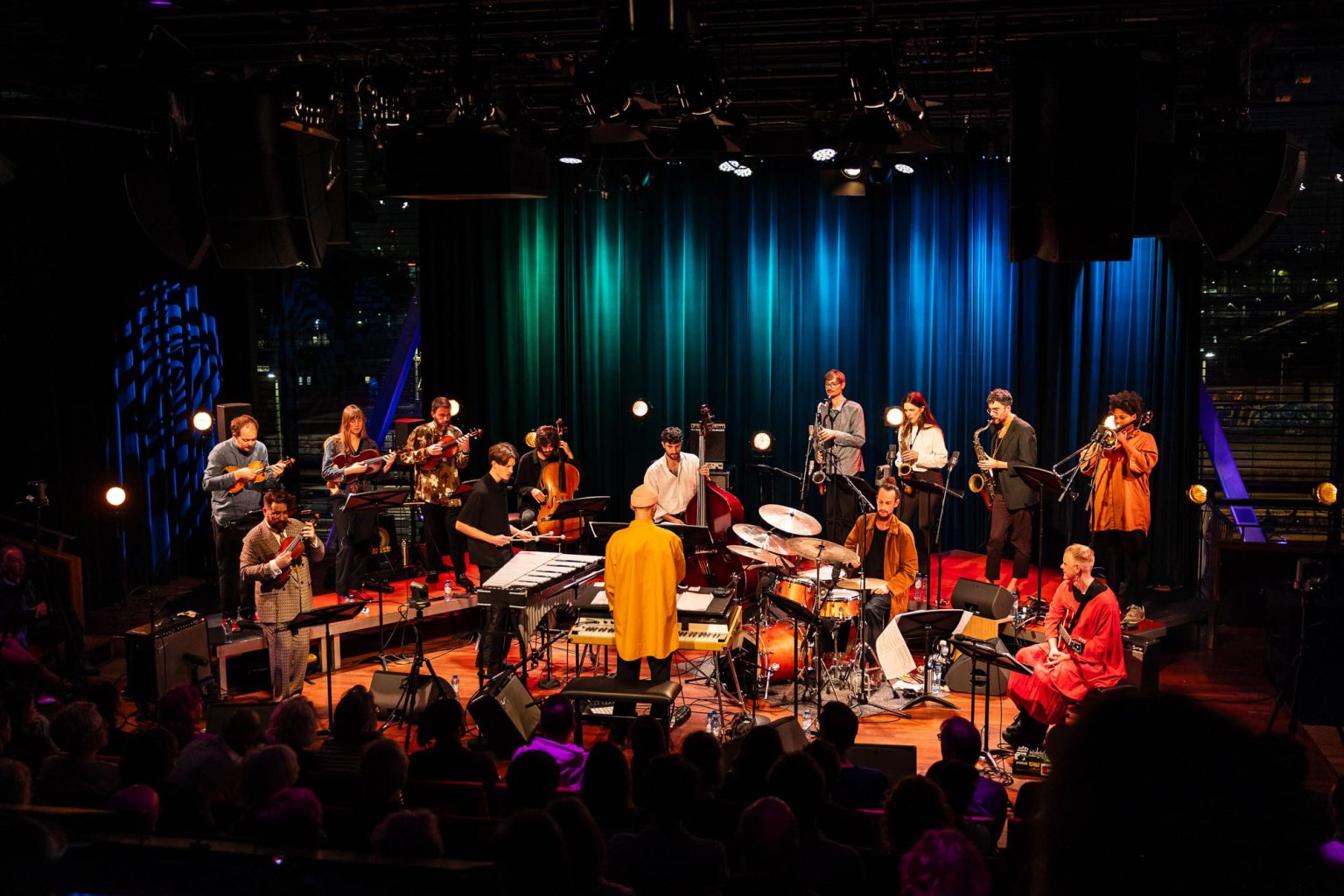 Spectaculaire ‘rebirth’ van Tijn Wybenga’s veelkleurige Brainteaser Orchestra