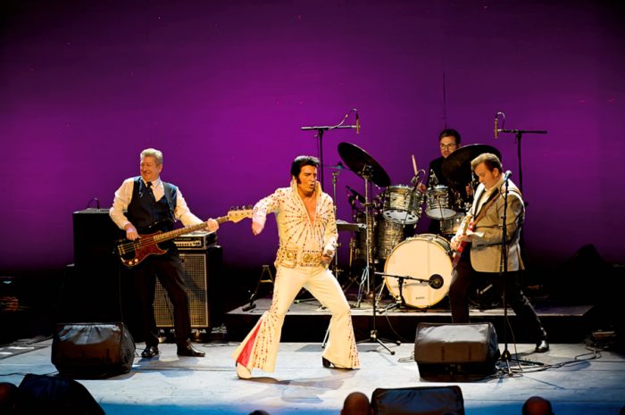 Elvis Presley Tribute in Stadsschouwburg Antwerpen: Een avond vol nostalgie en emoties