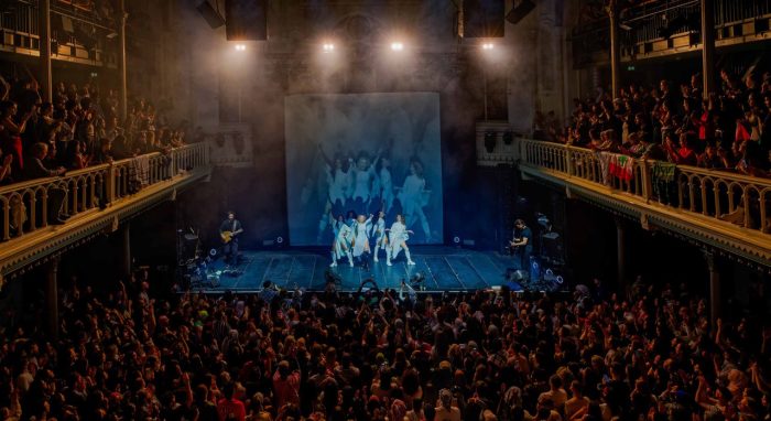 Elyanna, de prinses van de Arabische pop, euforisch en ontroerend in Paradiso