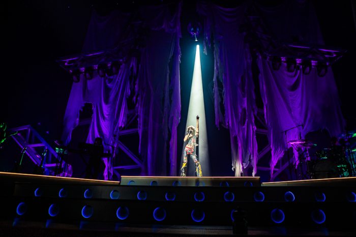 Conan Gray zet een onvergetelijk concert neer in een dubbele uitverkochte Afas Live.