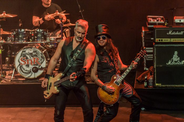 Slash N’ Roses + Bad Medicine rockten prima in De Bosuil