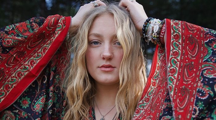 Bodine Monet betovert Melkweg met intiem debuut Bodine Monet