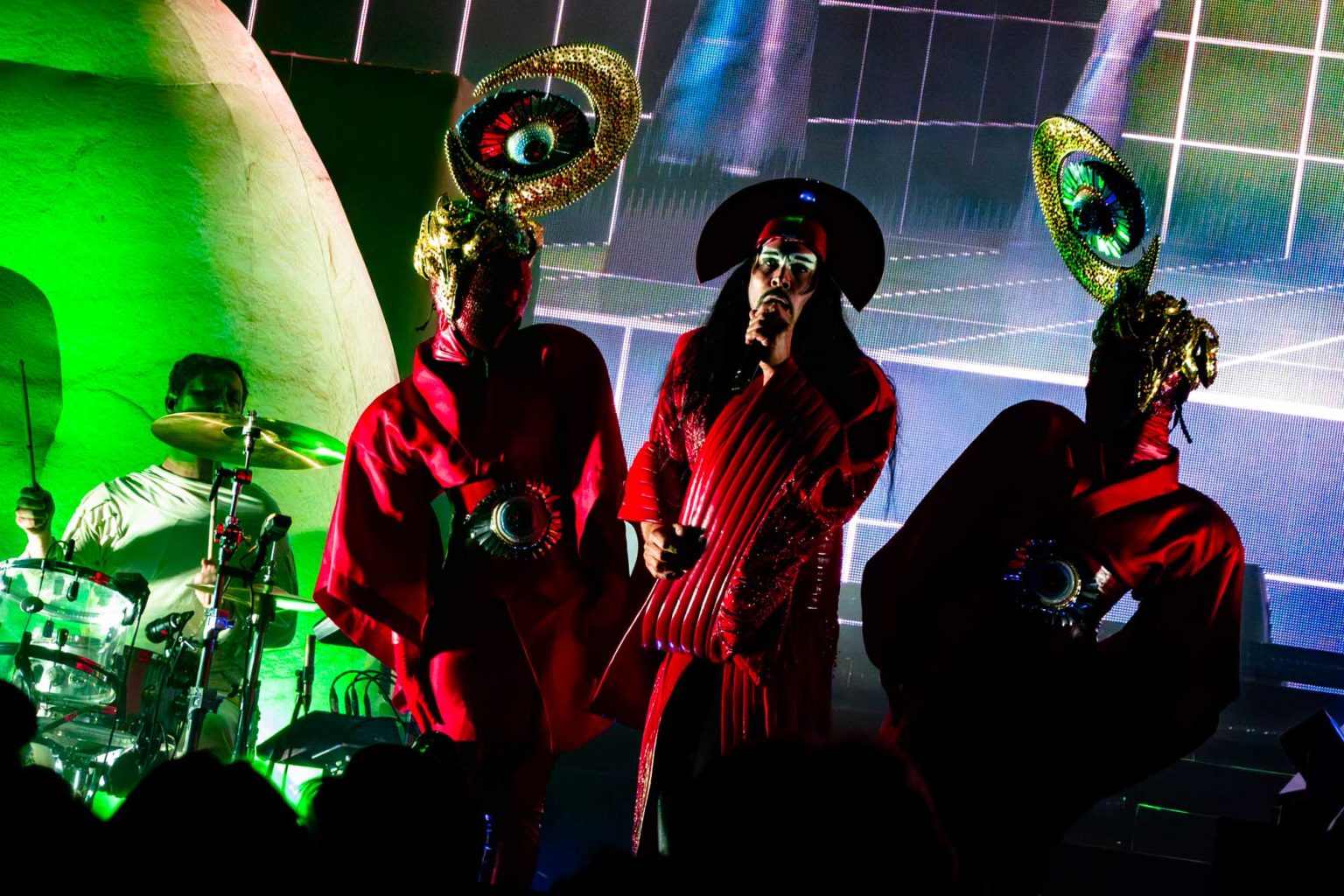 Walking On A Dream in Tilburg met Empire of the Sun