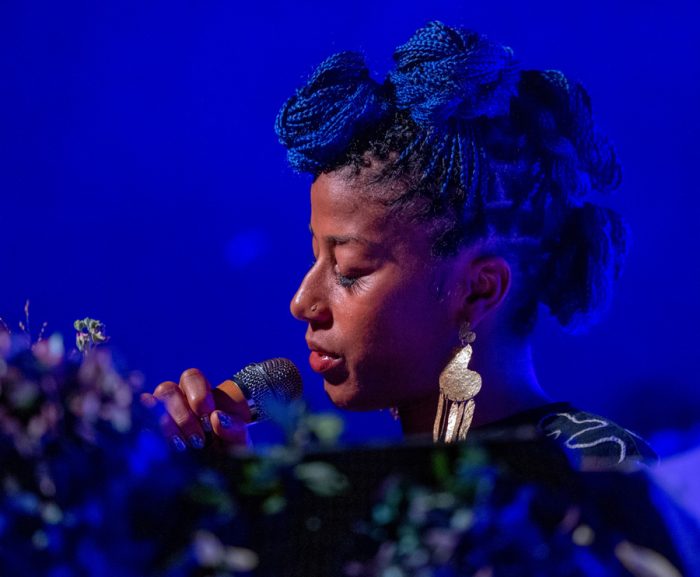 Aja Monet zit vol passie en strijd