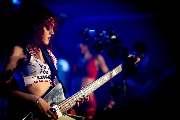 Nova Twins tonen hun klasse in Trix ondanks technisch ongemak